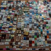 Я всегда брал на рецепшене спички.