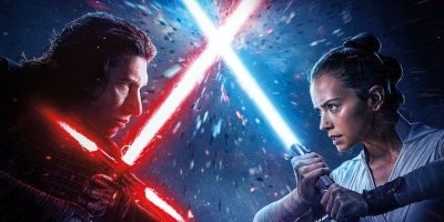 "Как в фильме "Звездные войны: Пробуждение силы" Кайло Рен был так легко побежден Рей?"

У Рэя была способность читать чужие мысли (как и у сам Кайло), ранее показано в фильме. Когда она дралась с Кайло, есть момент, когда она давит на него, смотрит ему в глаза и начинает читать его мысли и приобретать его способности. Если вы пересмотрите сцену из фильма, вы легко увидите этот момент. Но, к сожалению, фильм не стоит смотреть снова.