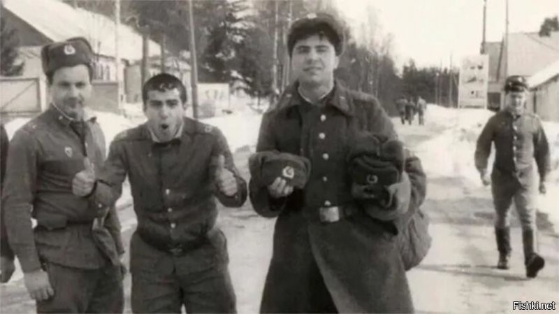 С лева на право: Стас Михайлов, Гарик Мартиросян и Сосо Павлиашвили.