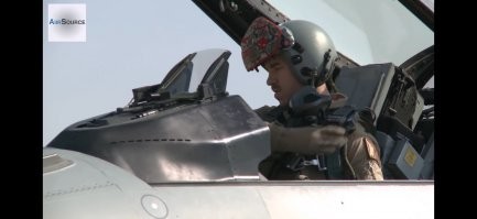 Почему пилотам самолётов запрещено отращивать усы и бороды