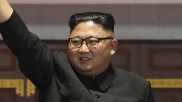 Правильной дорогой идем, товарищи. 
Еще чуть-чуть осталось. 
Еще чуть-чуть и начнем изучать в начальной школе идеи Чучхе. 
Будем самой сильной, самой независимой, самой устрашающей страной в мире.. вот только нах никому не нужной и самой сильной, самой независимой, самой устрашающей в телевизорах государственных каналов.