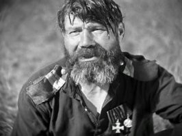 Митька-брат, помират, ухи просит........