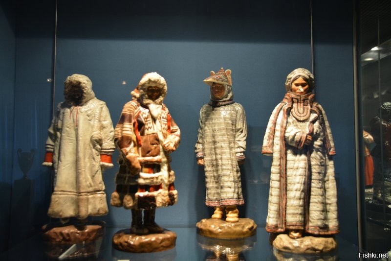 В этом музее ЛФЗ ( со слов сотрудников - не нашем, а уже американским ) больше понравились образцы дореволюционного творчества, особенно потрясла коллекция народов Российской Империи. Музей тогда был с бесплатным , но с борзым охранником, запрещающим фотографировать. Но он был на первом этаже и выше не докучал своим рвением излишним.