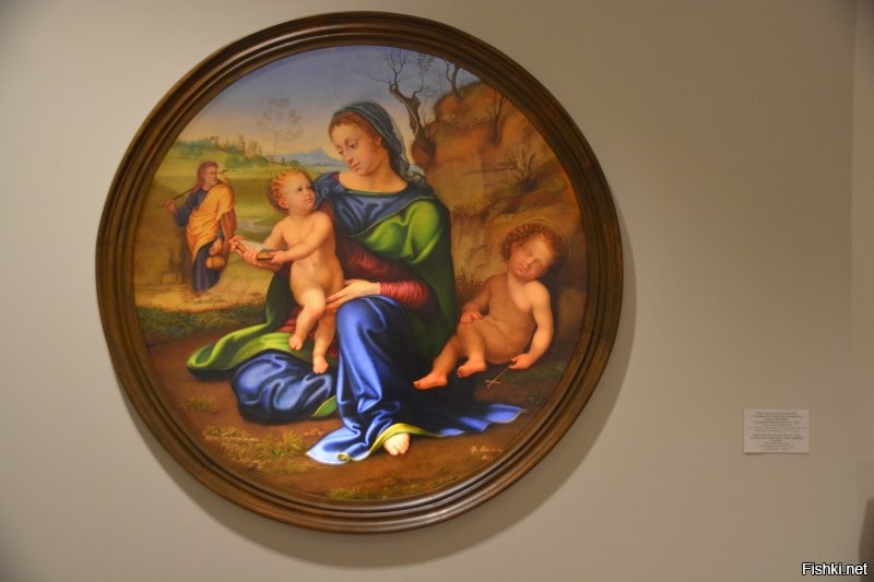 В этом музее ЛФЗ ( со слов сотрудников - не нашем, а уже американским ) больше понравились образцы дореволюционного творчества, особенно потрясла коллекция народов Российской Империи. Музей тогда был с бесплатным , но с борзым охранником, запрещающим фотографировать. Но он был на первом этаже и выше не докучал своим рвением излишним.