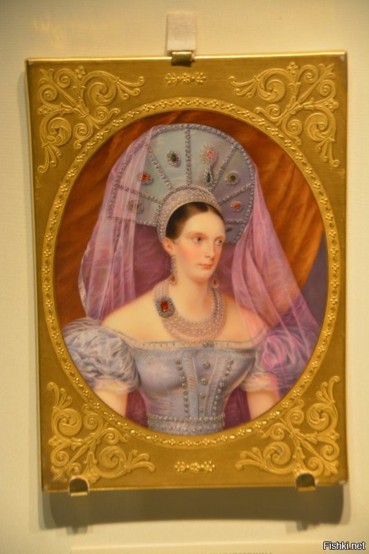 В этом музее ЛФЗ ( со слов сотрудников - не нашем, а уже американским ) больше понравились образцы дореволюционного творчества, особенно потрясла коллекция народов Российской Империи. Музей тогда был с бесплатным , но с борзым охранником, запрещающим фотографировать. Но он был на первом этаже и выше не докучал своим рвением излишним.