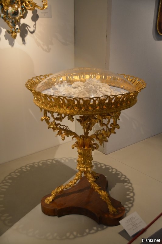 В этом музее ЛФЗ ( со слов сотрудников - не нашем, а уже американским ) больше понравились образцы дореволюционного творчества, особенно потрясла коллекция народов Российской Империи. Музей тогда был с бесплатным , но с борзым охранником, запрещающим фотографировать. Но он был на первом этаже и выше не докучал своим рвением излишним.