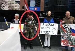 Это Михалков на первом фото?
------------------
это НашаКанада, личЬный враг ТеРРРана