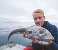 ЧОрные глаза.
Вспоминаю - умираю...