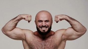 MAGA - Make America Great Again.
Настоящий Мага выглядит иначе. Вот он.