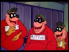 В мыле, шампуне и курице: запрещенные передачки в тюрьму, которые так и не удалось пронести