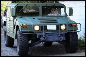 сорри, перепутал с Н1 Humvee, на котором Арни ездит со своим ростом 185 см.