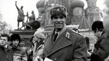 Армейские фотографии знаменитостей из их дембельских альбомов