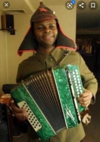 По пяткам определил, что немцы?