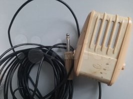 О. Такой аппарат в доме у нас был. Правда инструкцию я не помню. Помню к нему тогда шли в комплекте смешные микрофоны, похожие на кусок мыла). Типа такого (только расцветка была другая)