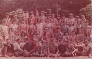 Пионерлагерь им.Ю.А.Гагарина.Краснолиманский р-он.пос.Брусино.Донецкая обл.Всегда вспоминаю с ностальгией.Отличный был отдых.И питание и отдых.И дежурство по лагерю.Своя Аврора на территории)))А самый прикол-У нас был автодром и электромобили!Учебные классы !Даже Волга на подъемнике для изучения!Выдавали значки юный авто-мото любитель .Принадлежал лагерь областному Минтрансу.А лес какой!!!!Отдыхал 1977-82 года.