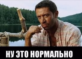 В Киеве куски льда со снегом рухнули на припаркованный в неположенном месте автомобиль