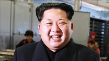 Ага. Точно. 

Не поймали - разведчик. 
Поймали - беженец.