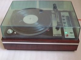 А я покупал в свое время "Вега 003".
Там, как ни странно, головка Shure стояла уже с завода.