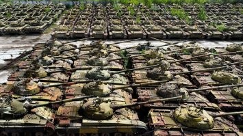совки такую х.у.йню в каждом городе строили, на нормальное денег не было - танчики клепали.