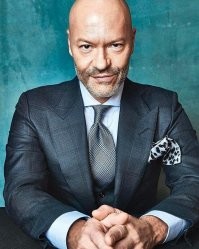 Только бы этот не узнал.