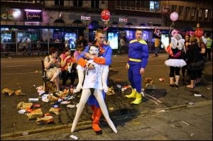 Кстати, в Японии действует такой министр.
Для Японии это реальная проблема. В Англии вряд ли