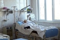 Вот он видит,возможно даже разговаривает и что то просит у него.