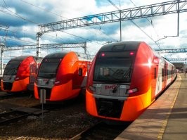 Ты совсем придурошный? :).  Посмотрел на 5 фоток с заброшенной узкоколейки.  и куету несешь какую-то про всю Россию.   Слетай в Канзас тот-же. Там  подобных монстров, да еще похуже дофига и больше.  Но у недоумков не хватает ума  ныть - Бразилия какая-то.   

Ну вот тебе новая Россия, легче стало?