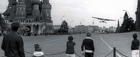 Только пацан догадался открыть «огонь» по нарушителю...