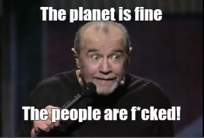 что мы видим на фото? большой вулканический половой орган, положенный на суету человеков вокруг экологии...