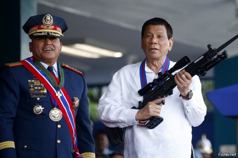 Что-то я сомневаюсь, что на Филиппинах остались наркоторговцы ВООБЩЕ.
В 2016 году им там натуральную войну устроили, а президент страны Дутерте объявил, что за убийство наркоторговца никому ничего не будет, а наоборот ещё и награждать будут...
За несколько месяцев было уничтожено 3500 торговцев, а 600 тысяч сдались правоохранительным органам...