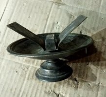 кто то знает, что это за штука?
снизу цифры 3568 и клеймо: fraget warszawif  под ним надпись GALW