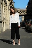 Раньше над клоунами смеялись, над их прикидом и короткими штанами.


А теперь оказывается это модно.


Хочешь быть в тренде? Одевайся как клоун!