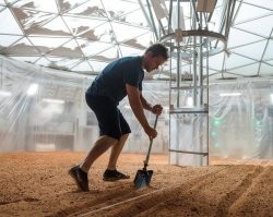 Если пыль красноватого цвета - это с Марса.