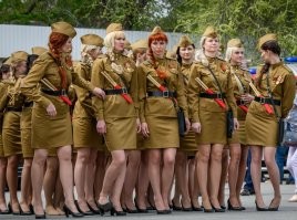 Девушки - военно-исторические реконструкторы