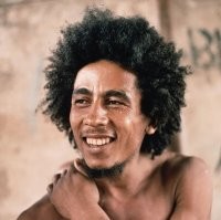 "Не так как мы привыкли"?

Я Боба Марли с другой причёской и не представлял.