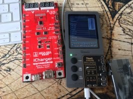 Вначале берём левый девай сбрасываем новую батарею , дальше берём правый девайс считываем информацию с старой батареи и подключаем новую и записываем