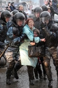 Да..да, с праздником! Какие милые росгвардейцы.