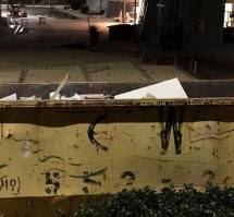 А что интересного на 21 ?
Стройка, мусор, енот, столы, стулья... В чем прикол?