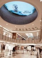 Реклама фильма "Алиса в стране чудес"
==================================
Почему-то у меня первая возникшая ассоциация к этой рекламе - фильм "Звонок".