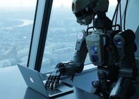 А чем еще заниматься Роскосмосу, не ракеты же запускать ! А главным ведущим нового канала станет робот Фёдор ?