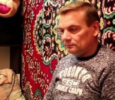 У меня коллега помешан на оружии. Ездил за 700 км за ружьём, которое у нас не купить. Оно полуразрешенное. Со скрипом оформил. Показал - какая-то петровская снаряга. Какие-то планки, дозвуковые патроны (чтобы егерь не слышал), я вообще от этого далек. Но было очень интересно.