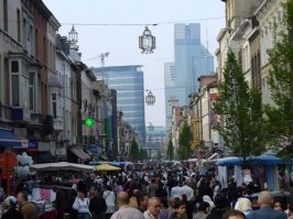 Вот пример это Брюссель Норд ру Брабант это 10 минут пешком от гранд платц .