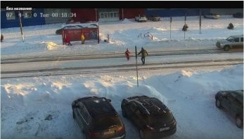 Начало ситуации. Пешеходы уже на проезжей части!!!!