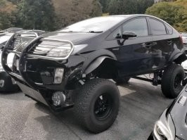 Чушь какая-то: по балке задней подвески и по защите впереди, клиренс не большой так-что переделка - бессмысленный изврат. Можно было организовать портального типа балку - вот тогда было-бы нормально.