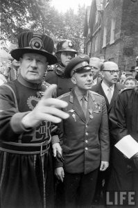 В Англии, Японии, Бразилии... И ещё около 30-ти стран.