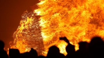 Собсна, для того и заморачиваются: