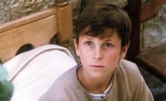 Кристиана Бэйла нужно было из фильма "Мио, мой Мио" вставлять.