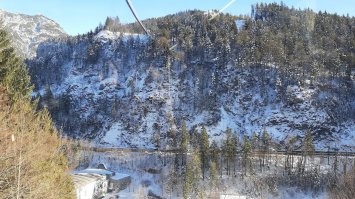 highline179 reutte
прозрачный мост. вид снизу (точнее со средины),
и вид с самого моста.