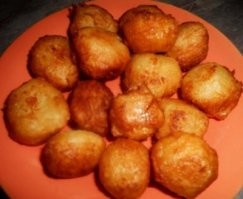 Откуда вы берётесь со своим бредом о Комоедице и комах? КОМЫ - белорусское блюдо, вариант фалафеля. Комоедица - 6 апреля когда готовили и ели комы.