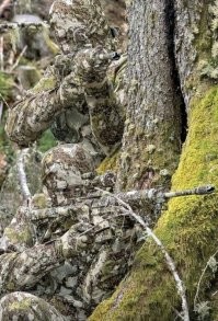 Прям интересно, куда они сквозь заглушки на оптике смотрят? )